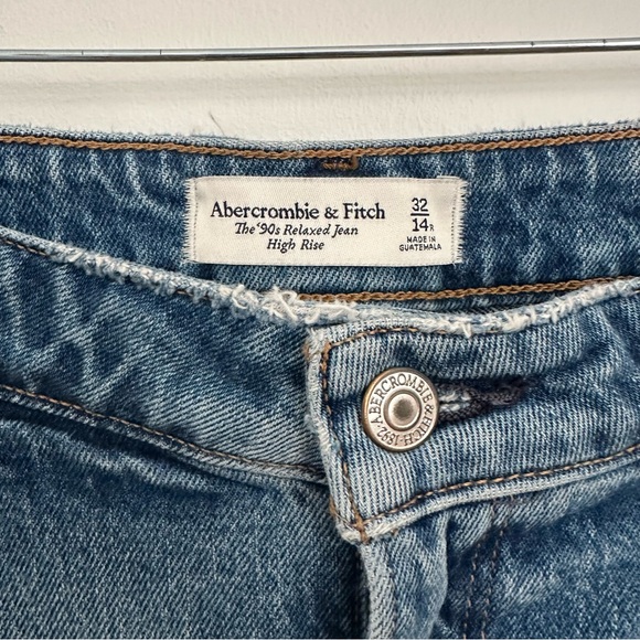 Abercrombie & Fitch Blue High Rise Jeans The 90s Relaxed Jean High Rise size 32 - Picture 8 of 9